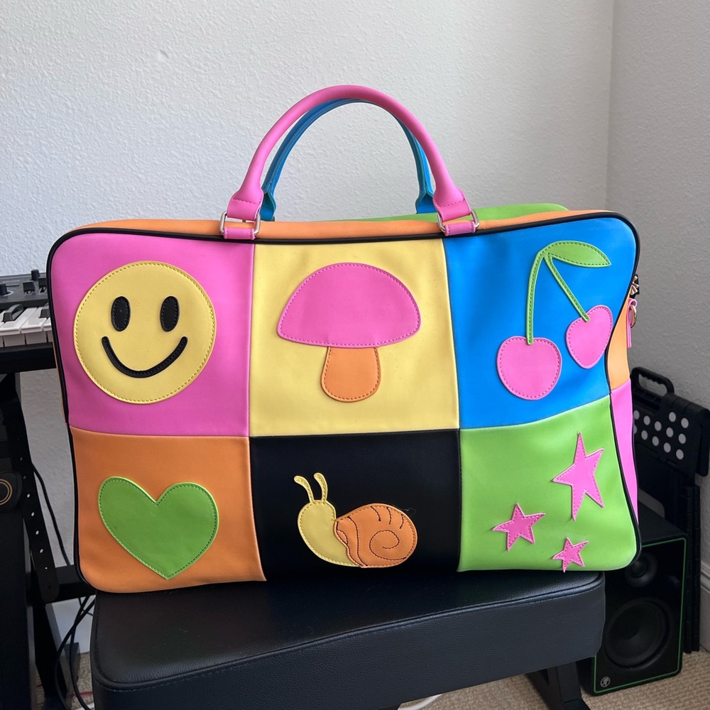 Dehlia’s Colorblock Weekender